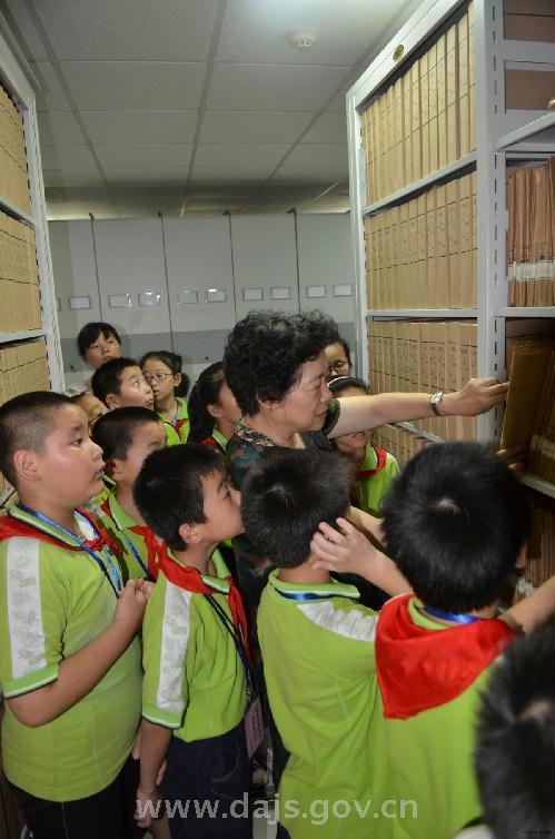 南京人民廣播電臺采訪和報道