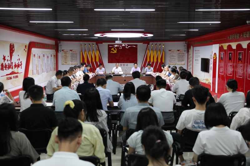 省檔案館召開新提拔干部年輕干部關鍵崗位干部學習教育座談會