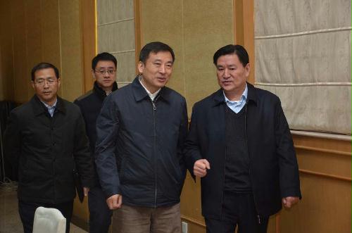 省委常委、省委秘書長樊金龍視察省檔案局館