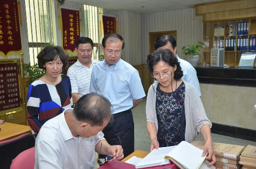 傅自應(yīng)副省長蒞臨省檔案局調(diào)研指導(dǎo)工作